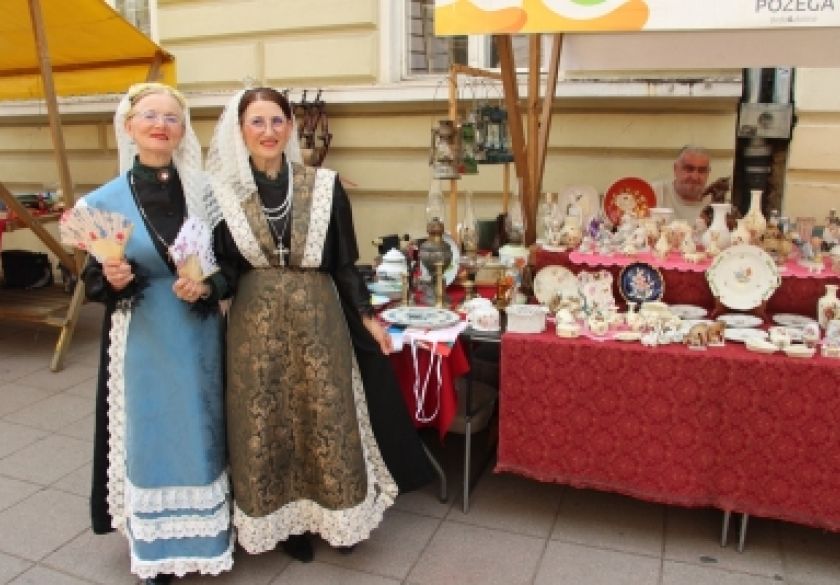 Održan tradicionalni 22. Sajam antikviteta - starinski šušur uz degustaciju kulena s 45. Požeške kulenijade