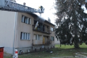 Požar nakon eksplozije plina u stanu