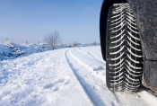 Podsjetnik vozačima o obveznoj uporabi zimske opreme – od danas obvezna zimska oprema na vozilima