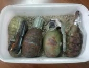 Predao cijeli arsenal od 8 bombi, kapisle i upaljače, topničko streljivo i granatu, kilogram baruta i eksploziva