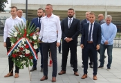 Položeni vijenci kod križa na groblju sv. Marka za sve poginule hrvatske branitelje