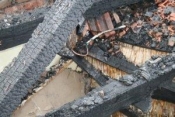 Požar napuštene zgrade u Velikoj gdje je gorio razni otpad