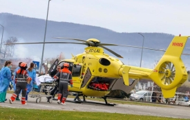 U slijetanju motocikla u mjestu Paka teško ozlijeđen 43-godišnji vozač i medicinskim helikopterom prevezen u KBC Osijek