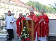 Nakon procesije središnje biskupijsko slavlje pod vodstvom skopskog biskupa Kire Stojanova