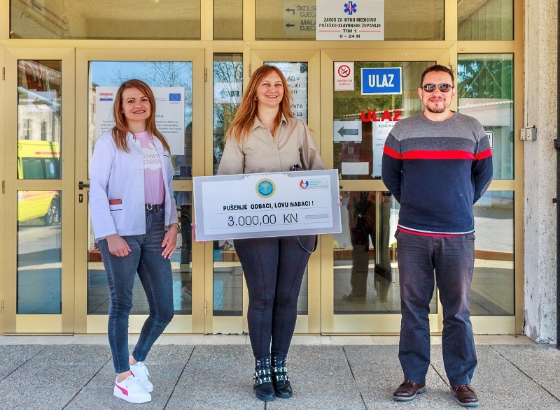 Dobitnica prve nagrade i djelatnici ZJZ