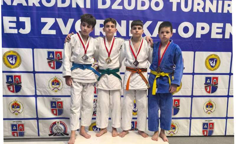 IMG 0a124100aebc6e07855437df0bfa61ec V