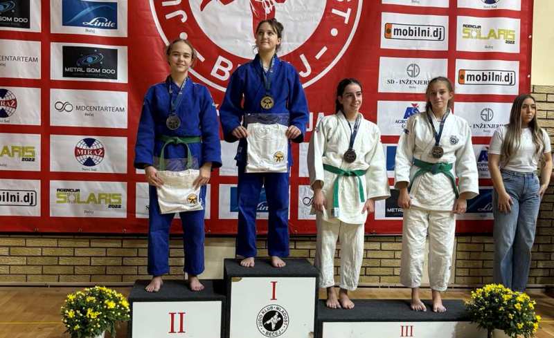 IMG 5fe210c19697406b0097e3836241c144 V