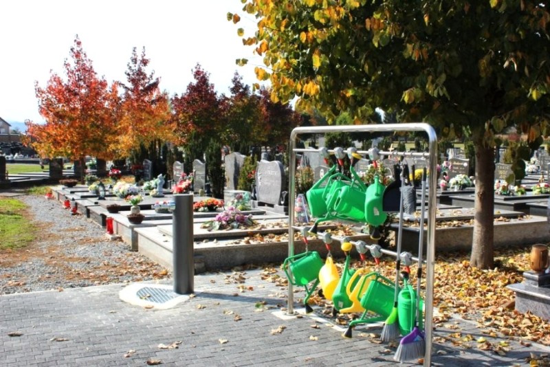 Kom03