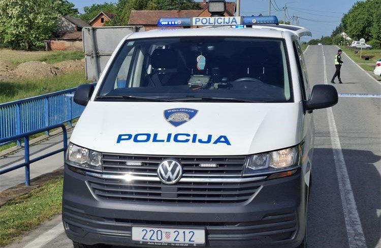 U prometnoj nesreći u Veseloj između dva automobila lakše ozlijeđena 58-godišnja vozačica