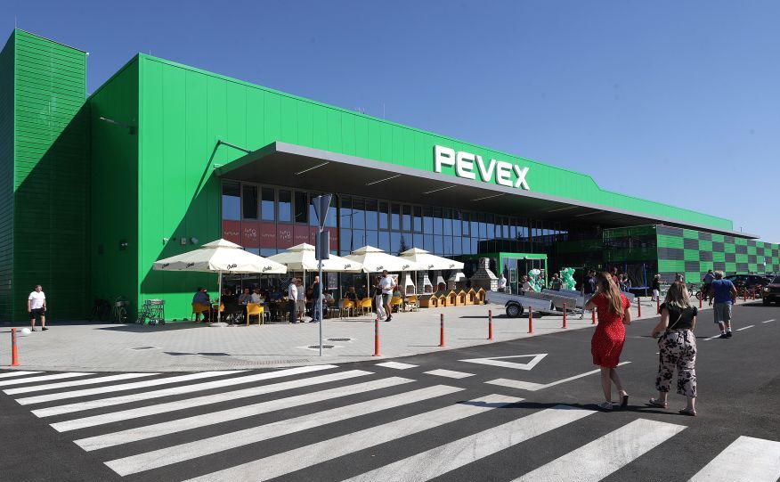 Novo otvoreni trgovački centar PEVEX ove nedjelje 20. rujna je otvoren od 8 do 14 sati