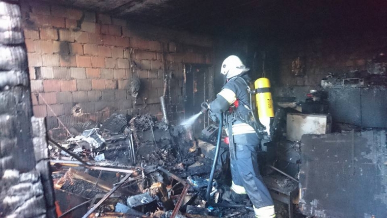 62-godišnjak u Milanlugu tijekom zavarivanja lanca aparatom za varenje izazvao požar na drvima i kosilici