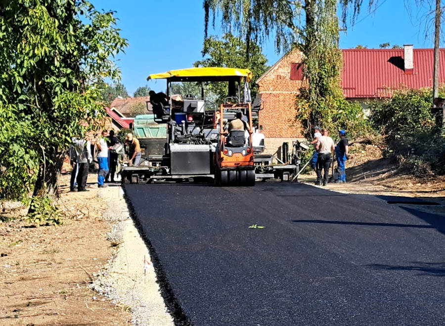 Ćosine Laze: Asfaltiranje prometnice u prigradskom naselju na Požeškoj gori