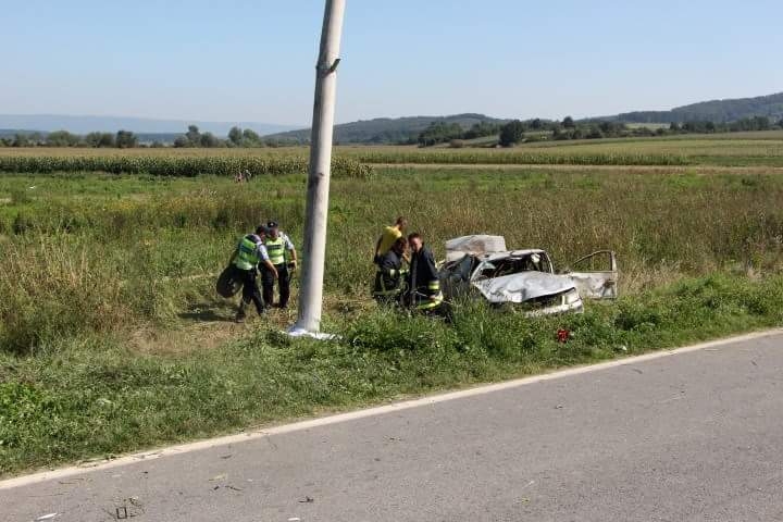 "Passatom" se zabio u rasvjetni stup, poginule dvije 15-godišnje djevojke