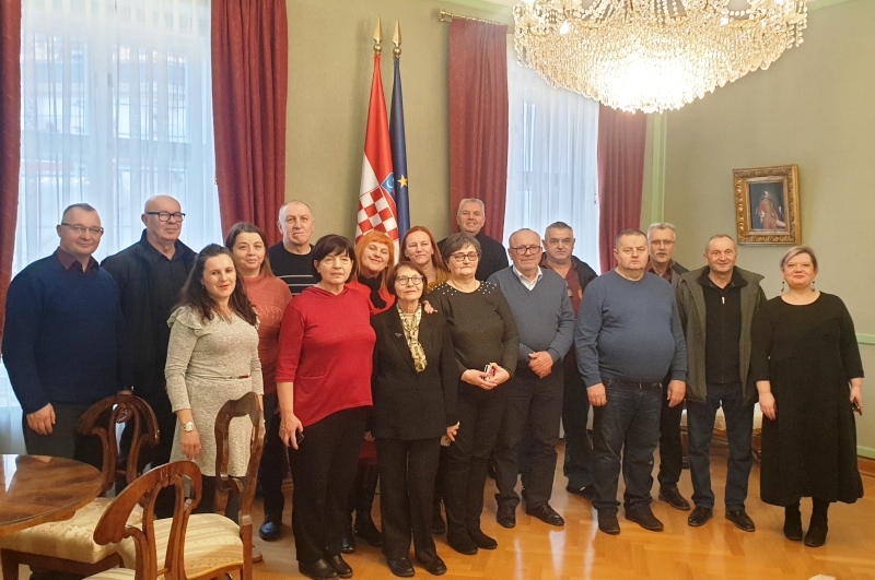 Braniteljice i branitelji nekoliko udruga posjetili Hrvatski sabor kao gosti saborske zastupnice Anamarije Blažević