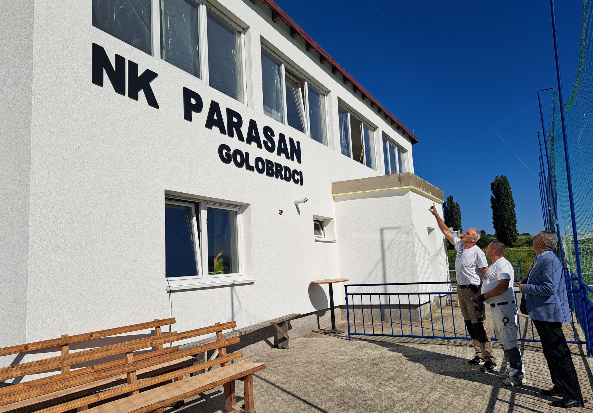 Grad Požega pomaže pri uređenje prostorija Nogometnog kluba Parasan iz Golobrdaca uoči 70. obljetnice kluba