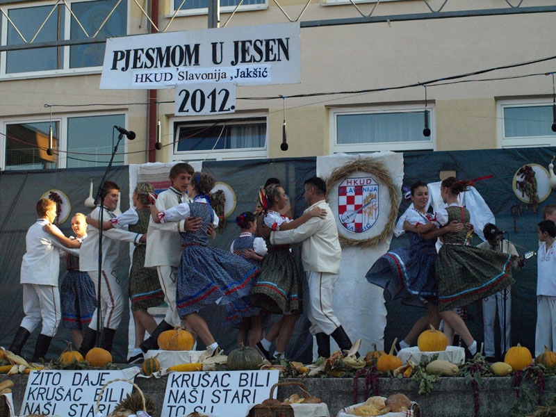 Jakšić u znaku folklora