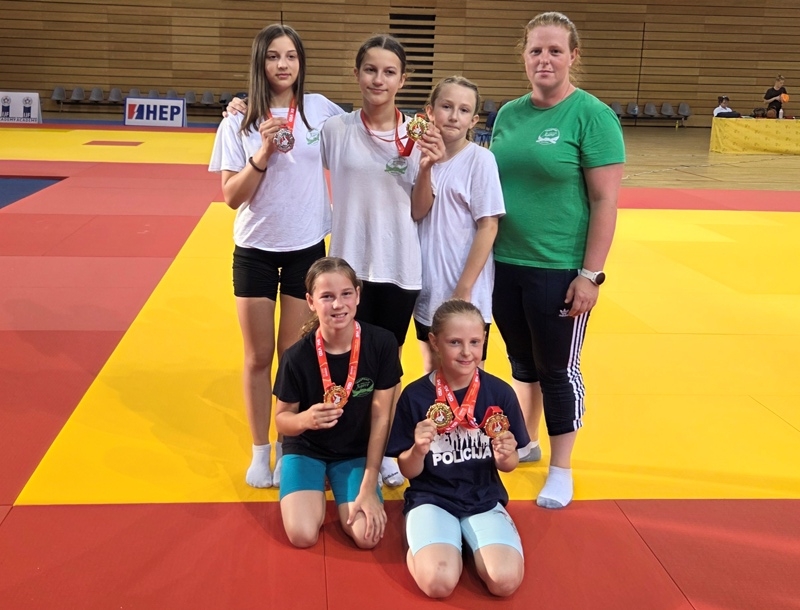 Judo klub "Jigoro" iz Jakšića nastupio je na jakom Međunarodnom judo turniru u Rijeci - 5 džudašica se vratilo s pet medalja