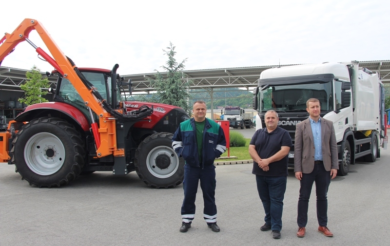 Komunalac Požega nabavio dva nova suvremena kamiona za odvoz smeća i traktor s kranskim malčerom za zelene površine vrijedne 650 tisuća eura