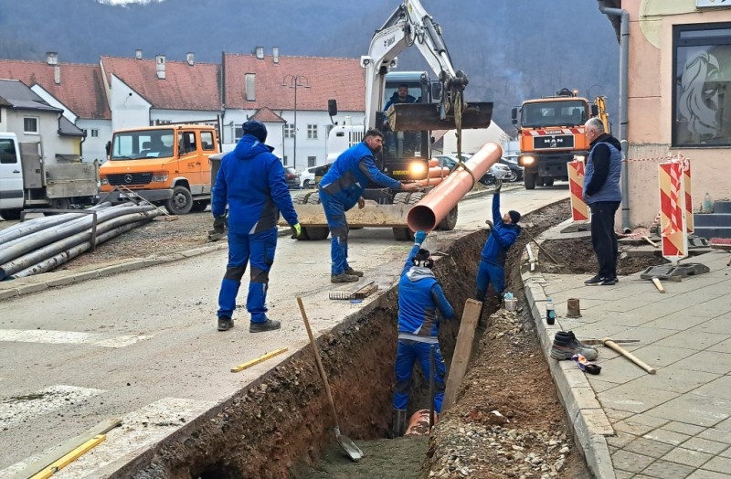 Krenula izgradnja novog križanja ulica Sokolove i Matice hrvatske u Požegi s kružnim tokom i pješačkim i zelenim površinama