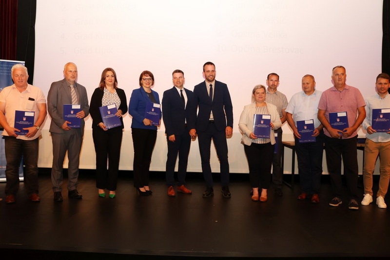 Ministar Erlić u Pleternici dodijelio 156 ugovora za projekte razvoja