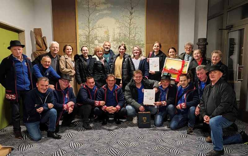 Na državnoj smotri izvornog pučkog pjevanja nastupile muška skupina HKUD "Slavonija" Jakšić i ženska skupina KUD "Šijaci" Biškupci