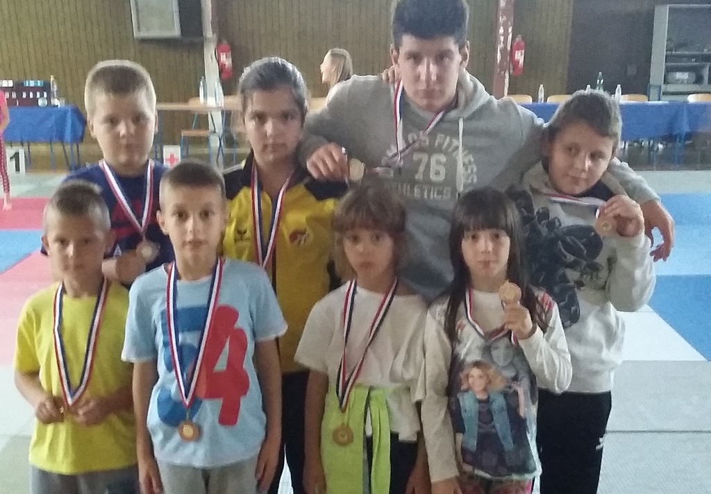 Na turniru osvojili 8 medalja