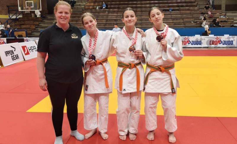 Natjecateljice Judo kluba "Jigoro" na Prvenstvu Hrvatske u judu U14 uspješne sa tri medalje i titulom državne prvakinje