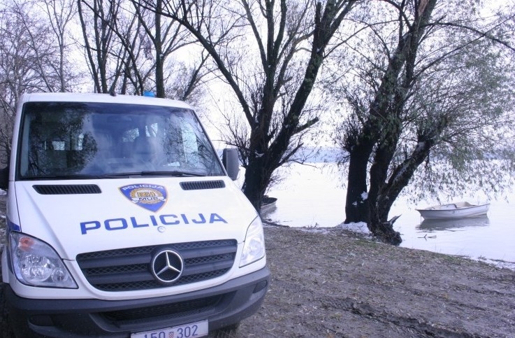Nepoznati počinitelj otuđio nadzornu kameru sa ribnjaka u Marinom Selu