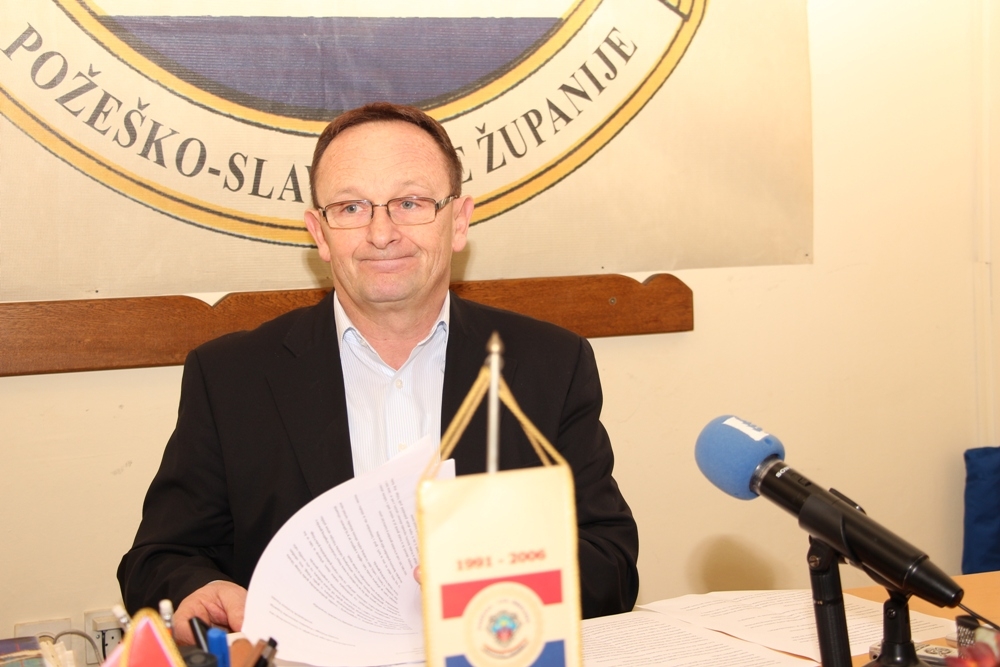 Neugodno iznenađen  načinom na koji je napadnut
