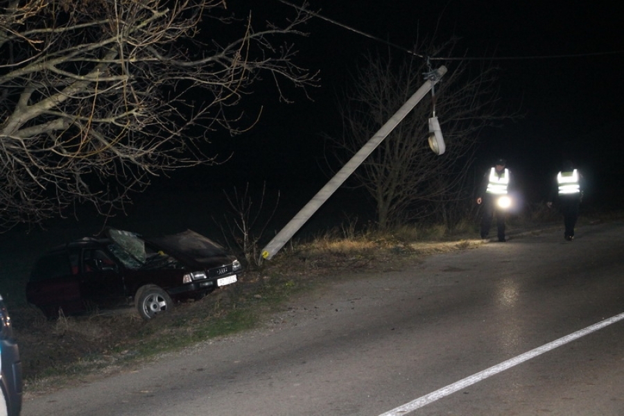 Noćas pod utjecajem alkohola od 1,96 promila 26-godišnjakinja u Biškupcima osobnim automobilom sletjela s kolnika i udarila u betonski stup