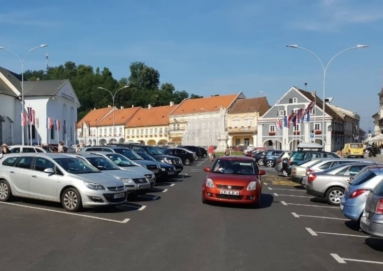 Obavijest o privremenom zatvaranju prometa na Trgu sv. Trojstva u Požegi za vrijeme Festivala „Zlatne žice Slavonije"