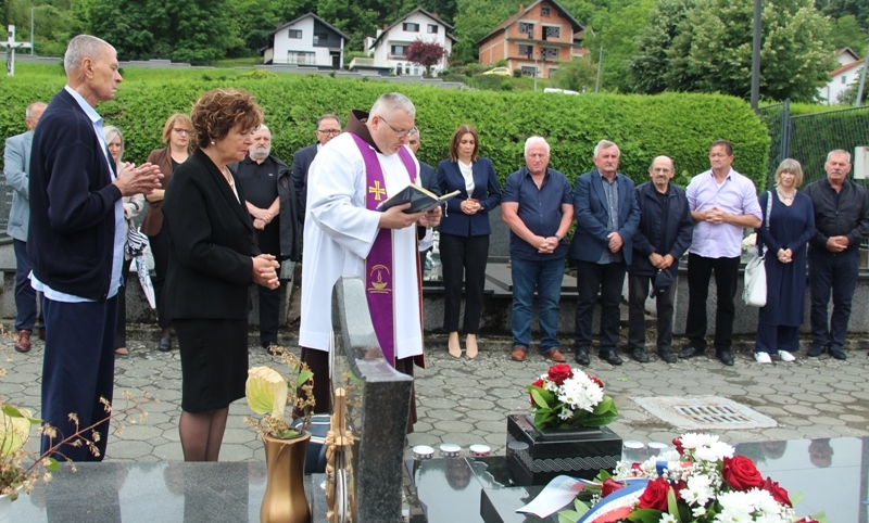 Obilježena 34. godišnjica od smrti Antuna Božića, prvog predsjednika HDZ-a grada Požege uz grob na groblju sv. Ilije u Požegi