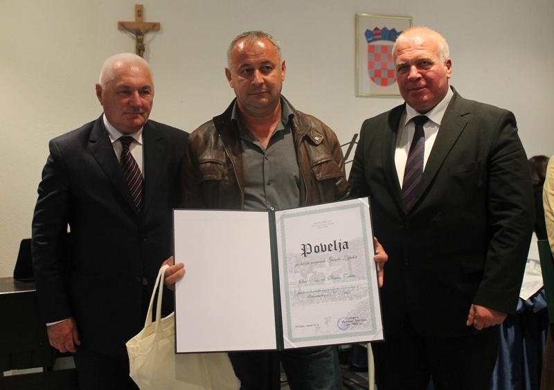 Od države ne tražim ništa, samo nek' ne odmaže poduzetnicima