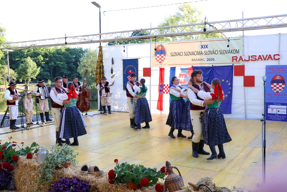 Održano 19. izdanje „Slovaci Slovacima“ u Rajsavcu: Folklor, pjesma i tradicija ponovno povezali zajednice