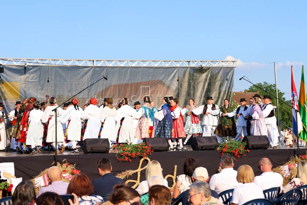 Održano 43. izdanje LIDAS-a: Pleternica zapjevala i zaplesala u ritmu folklorne tradicije