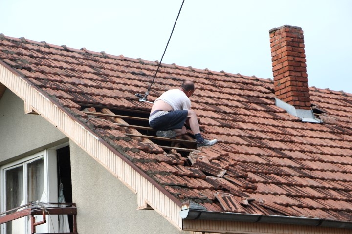 Olujno nevrijeme praćeno kišom ponovno zahvatilo Požeštinu