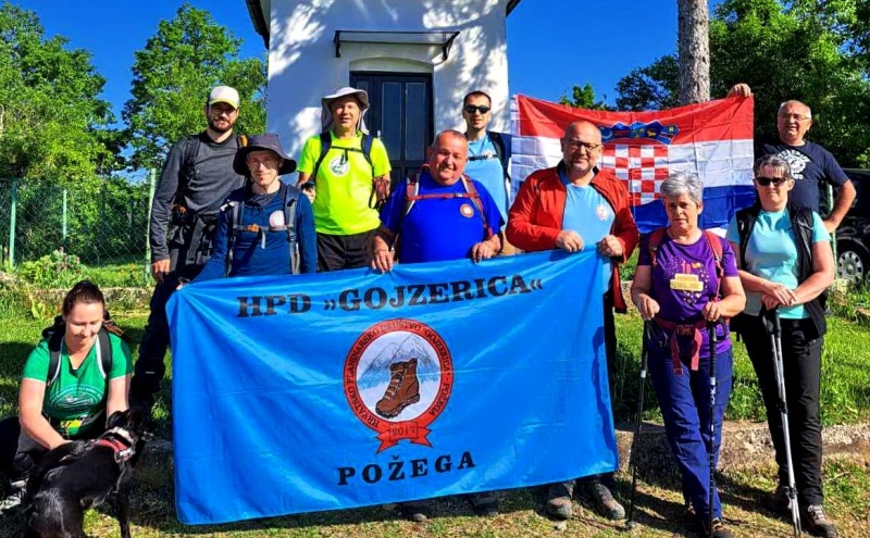 Planinari HPD "Gojzerica" Požega i PD "Dilj" iz Slavonskog Broda na stazama Dilj gorom od Čelikovića do Pljuskare i Papa hrasta