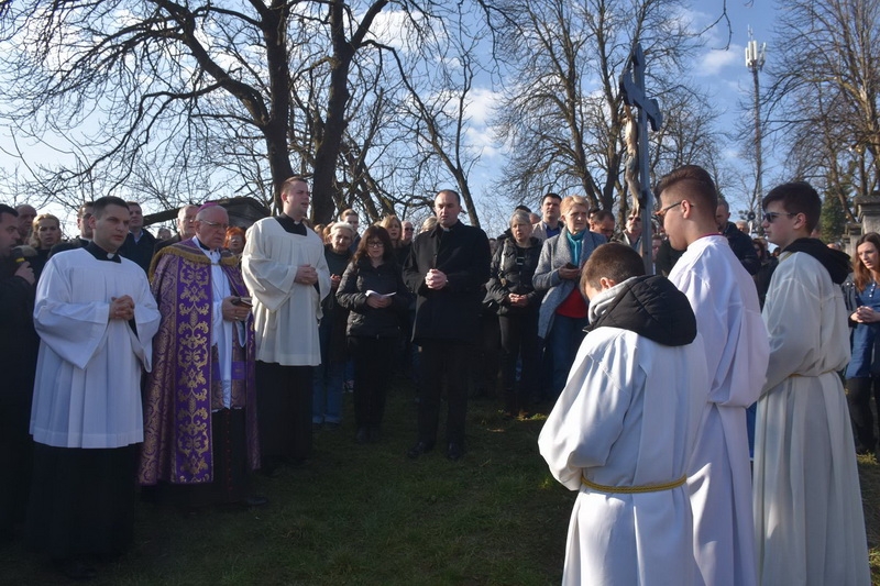 Pobožnost križnog puta na požeškoj Kalvariji