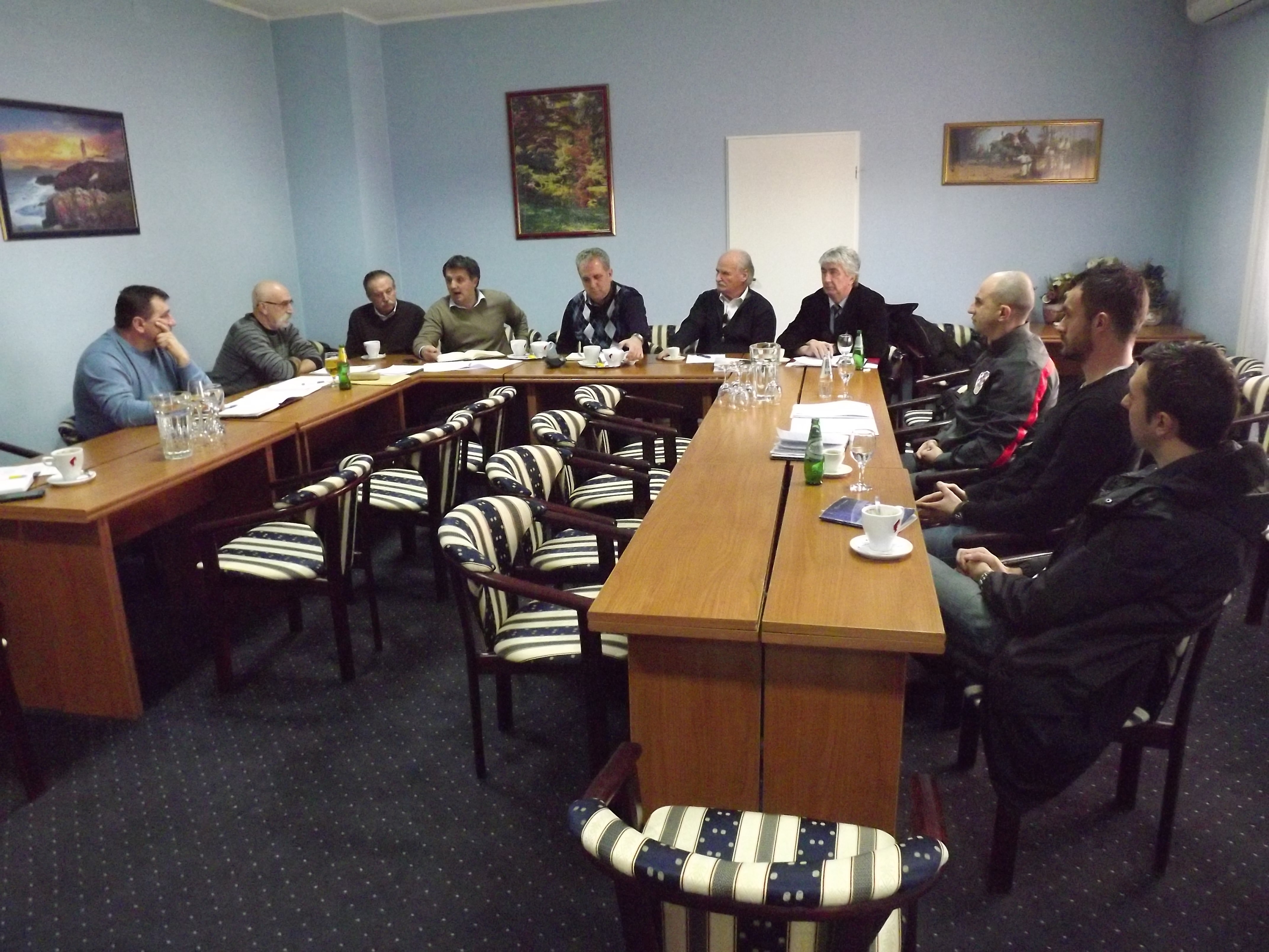 Pokrenuta inicijativa za nogometni teren s umjetnom travom