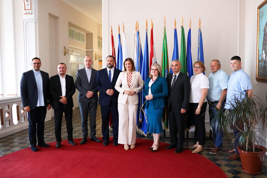 Potpisan novi sporazum o suradnji: Požeško-slavonska županija i Hrvatsko nacionalno vijeće nastavljaju podupirati Hrvate u Srbiji