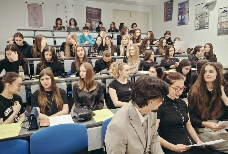Požeški gimnazijalci obilježili Dan EPAS-a uz rasprave o važnim društvenim temama