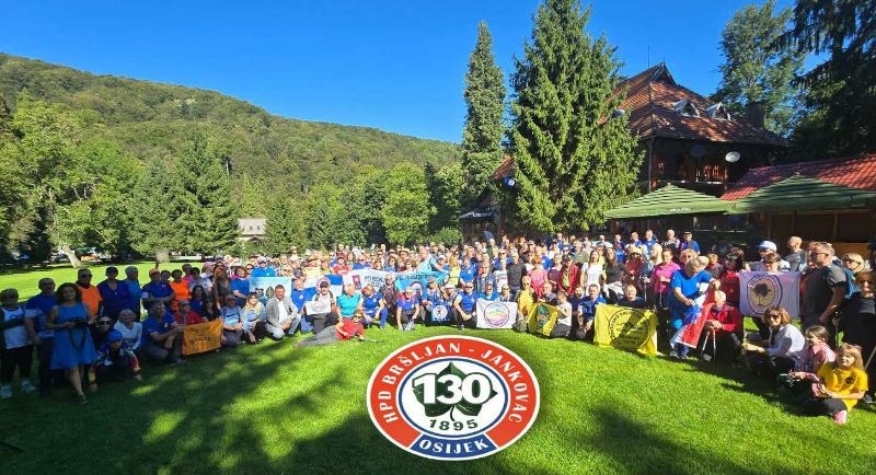 Požeški planinari HPD "Sokolovac" i "Gojzerica" na proslavi 130 godina osječkog HPD-a "Bršljan-Jankovac" uz PD Jankovac