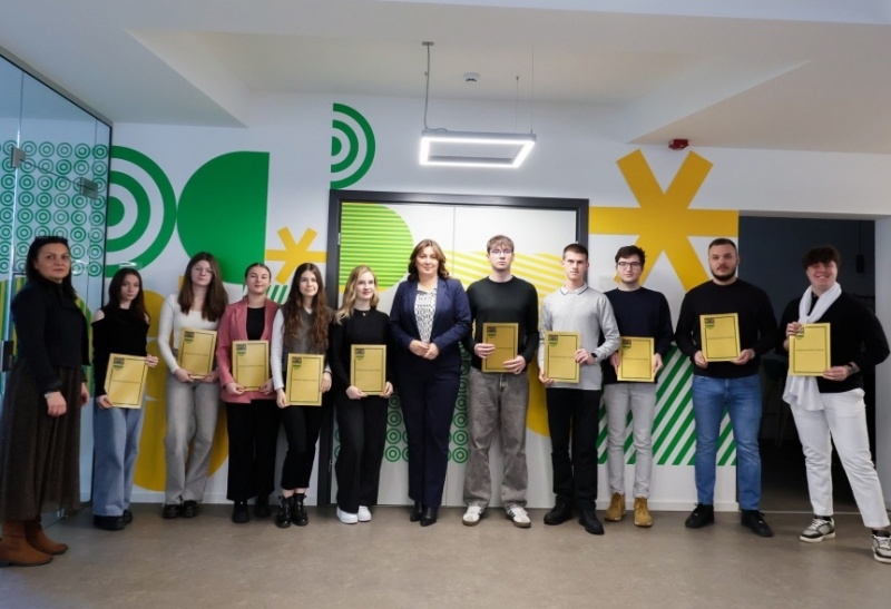 Požeško-slavonska županija dodijelila 15 novih stipendija što znači da trenutno stipendira 55 studenata i 58 učenika Poljoprivredno-prehrambene škole u Požegi