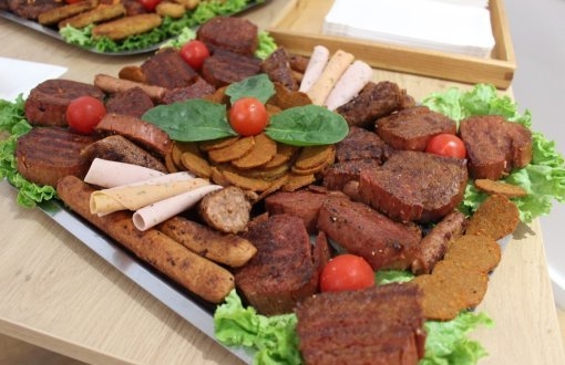 Prijatelji životinja traže da se ne podrži zabrana naziva za biljne proizvode - kupci znaju da burger od graha nije meso!