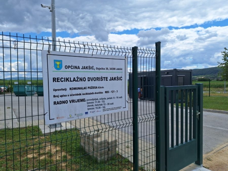 Provaljeno u reciklažno dvorište u Jakšiću, ukraden novac