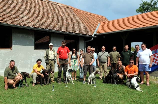 Ptičari iz cijele zemlje u veličkom polju krenuli u odstrel prepelica