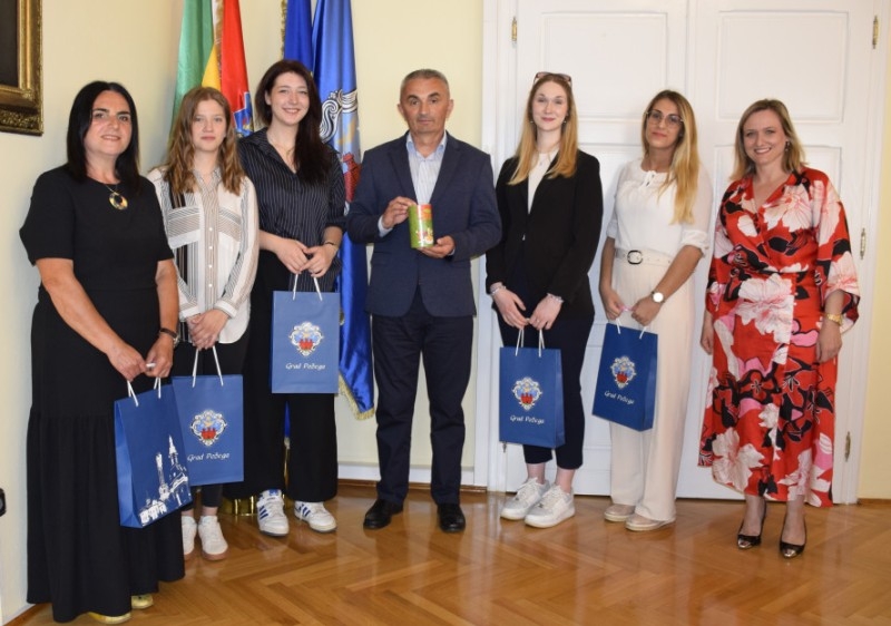 Studente FTRR pobjednike 11. Nacionalnoga studentskoga natjecanja uz čestitke primio požeški gradonačelnik Miličević