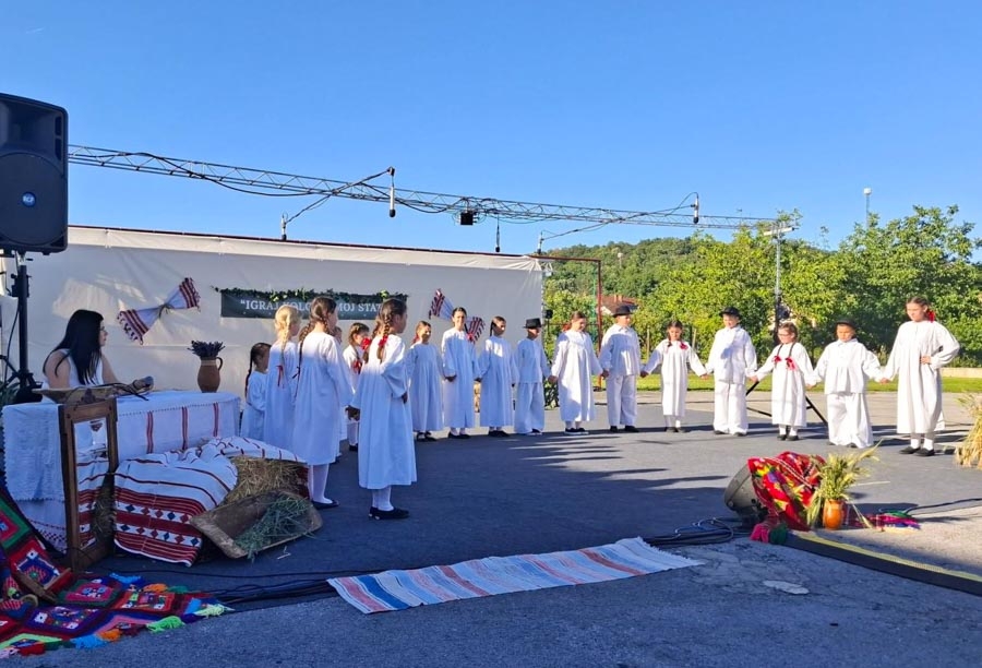 U Kutjevu po prvi puta održana smotra folklora „Igraj kolo, nemoj stati“