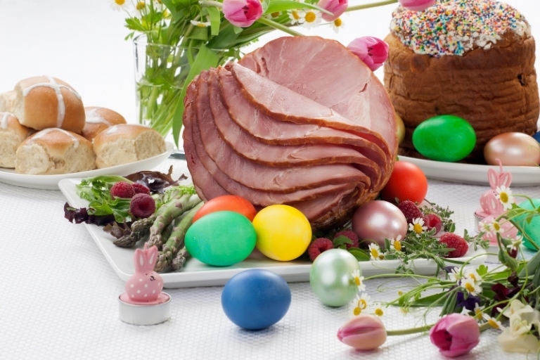 Uskršnja košarica ove godine: Na trpezi samo najpotrebnije