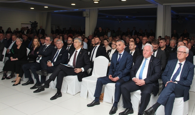 Velikim stranačkim skupom obilježena 36. obljetnica osnutka HDZ-a u tadašnjoj općini Požega i Požeško-slavonskoj županiji